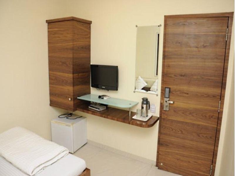 Causeway, Colaba Mumbai