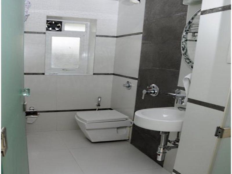 Hotel Causeway, Colaba