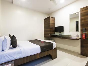 Causeway, Colaba * Mumbai