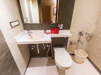 Hotel Oyo Marine Lines Mumbai