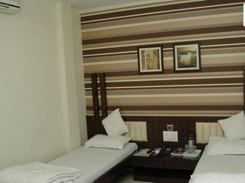 Hotel Causeway, Colaba