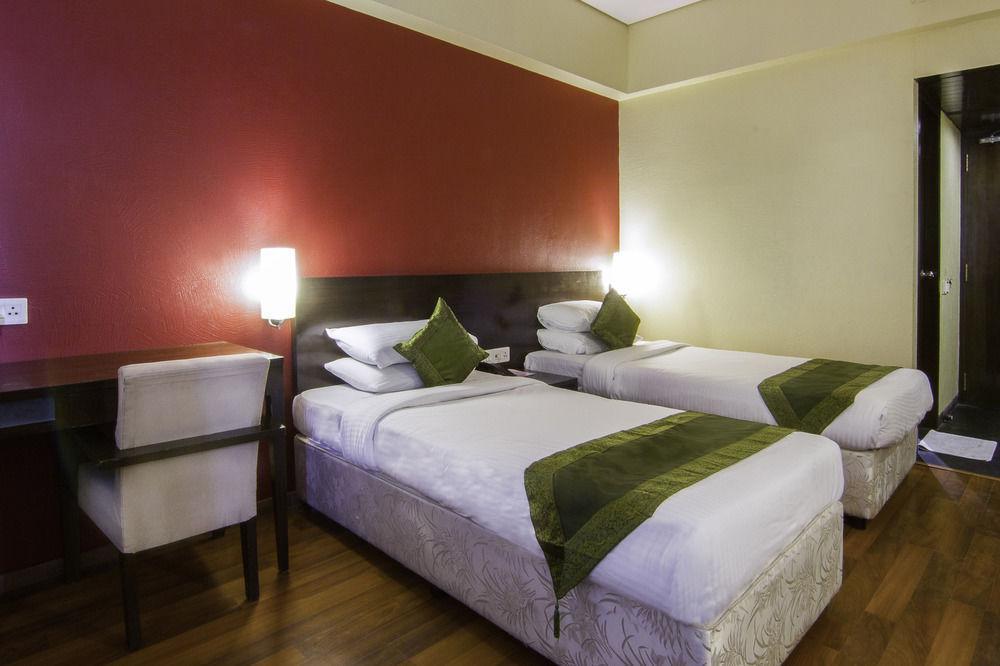 The Legend Hotel- Santacruz Near International Airport Hotel 3*