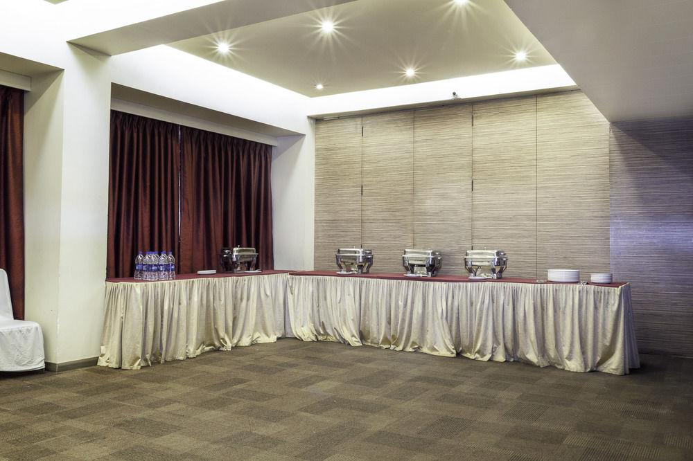 The Legend Hotel- Santacruz Near International Airport Mumbai