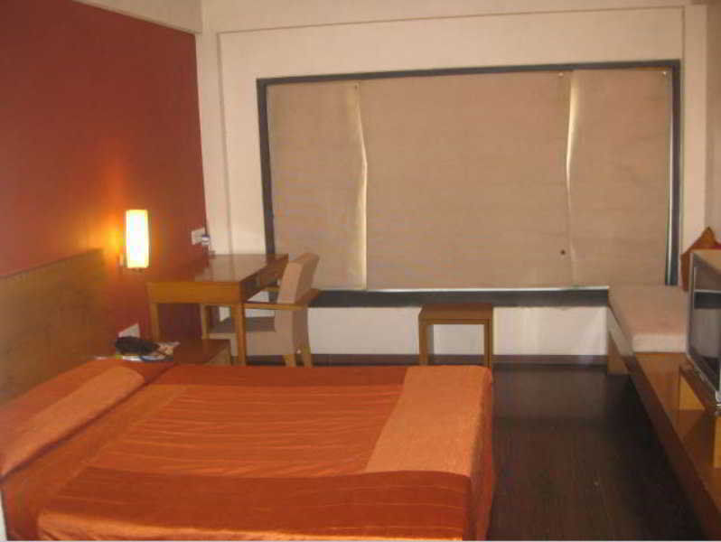 The Legend Hotel- Santacruz Near International Airport 3* Mumbai