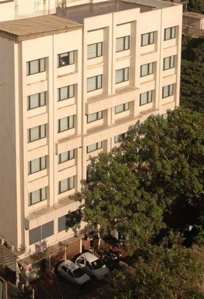 Hotel The Legend Hotel- Santacruz Near International Airport