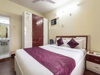 Apartment Oyo Malad Raheja Complex Road