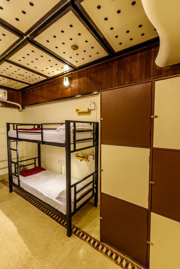 Albergue Basti - A Backpackers *