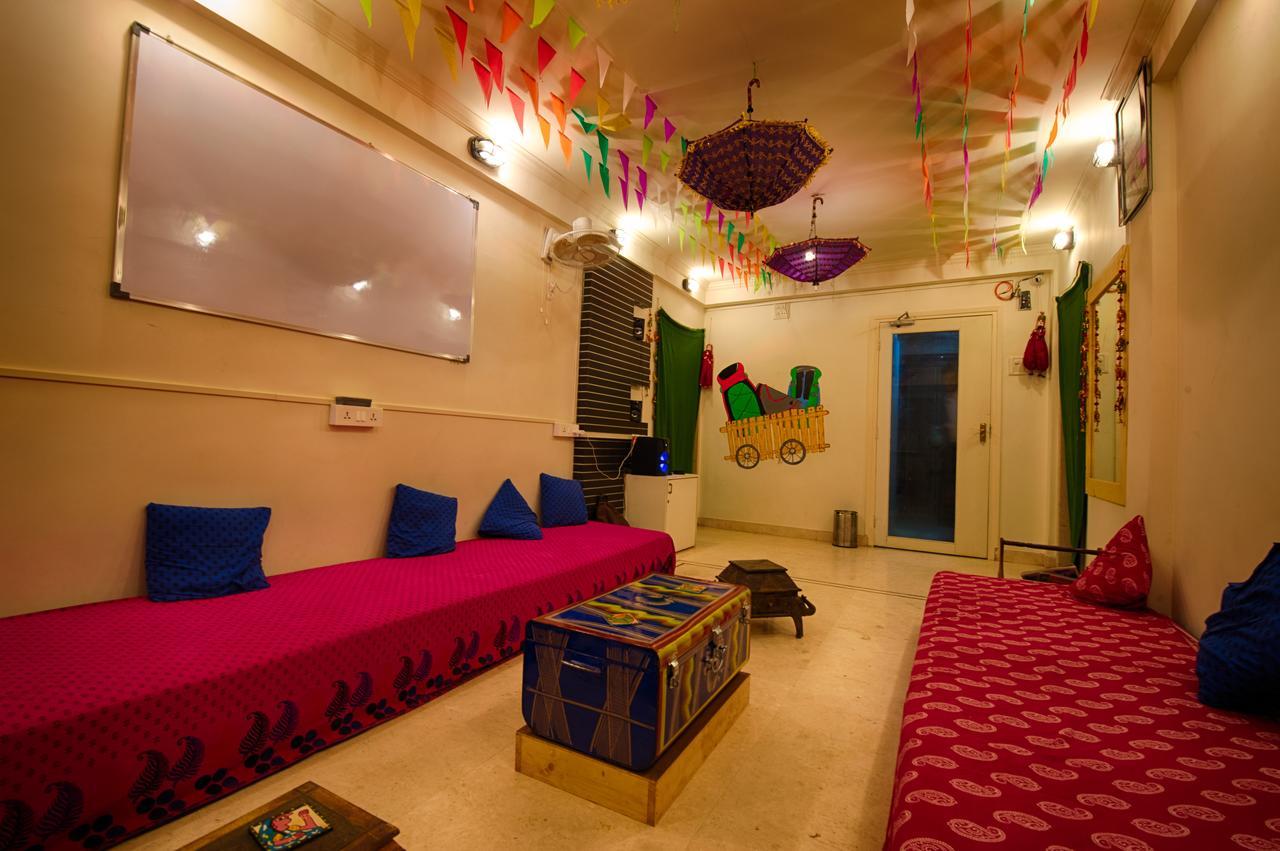 Basti - A Backpackers Albergue
