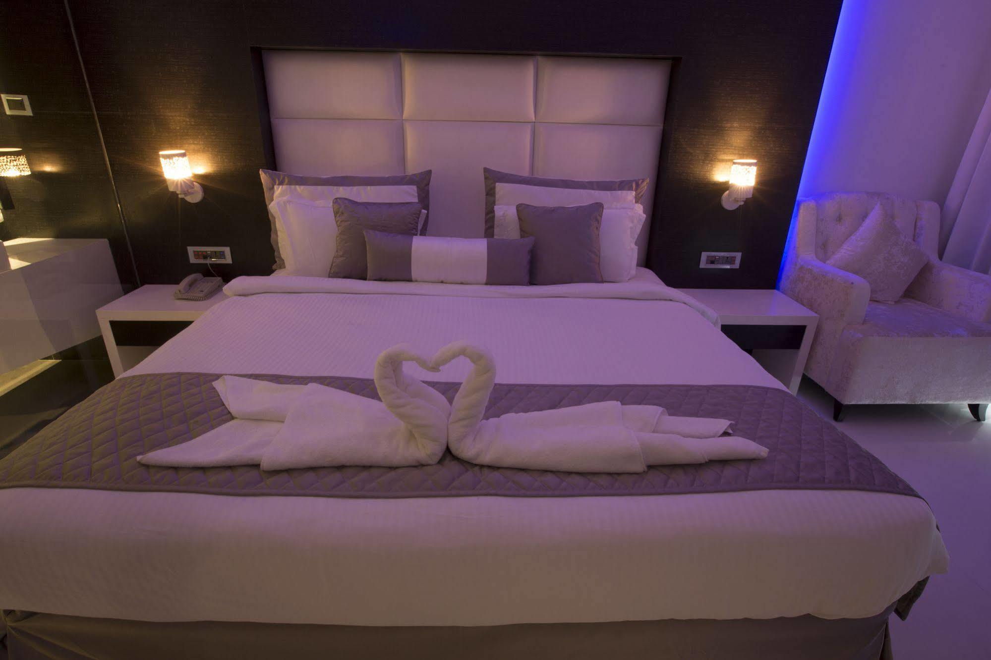 The E At Eskay Resorts Thane