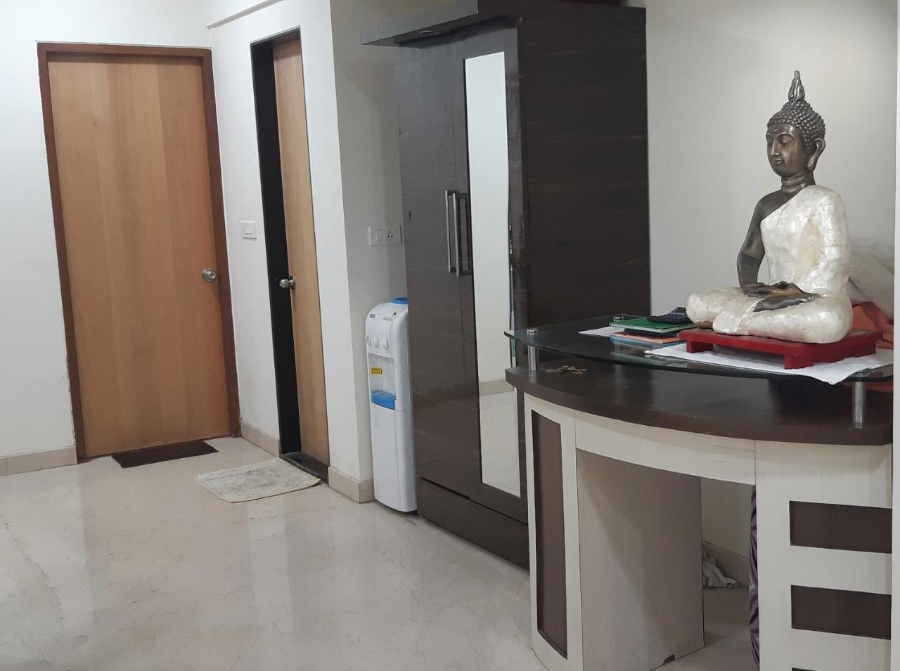 Arista Service Bandra Kalanagar Guest house 3*