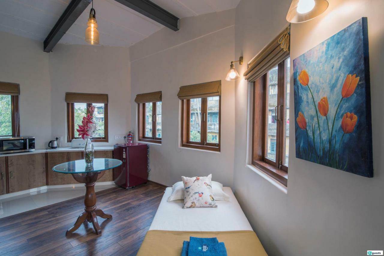 Higuests Vacation - Colaba