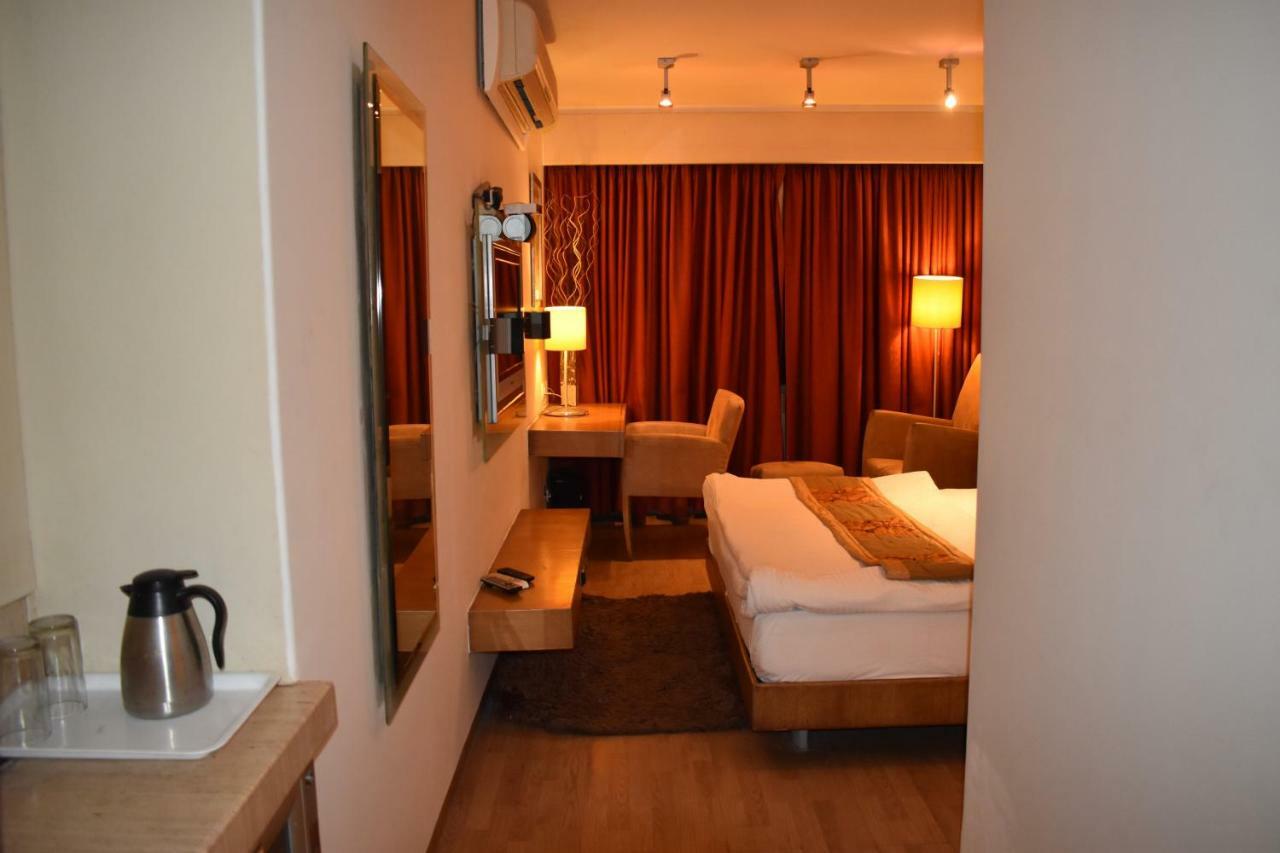 Hotel Hr Residency