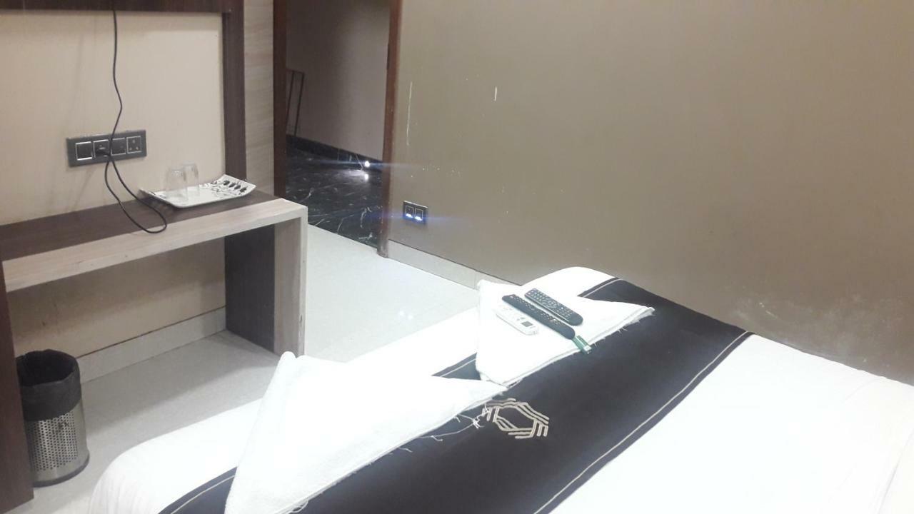 Shine Hospitality Hotel Bombaim
