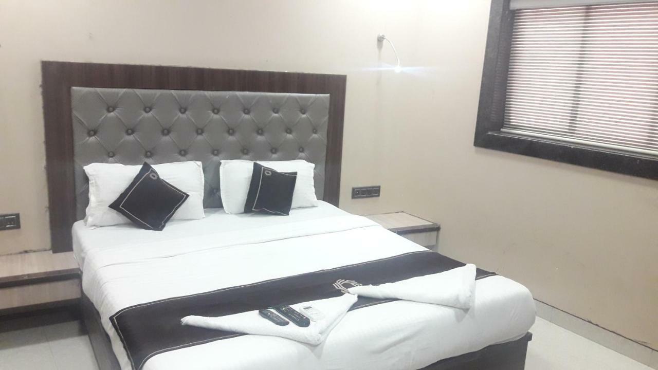 Shine Hospitality Hotel Bombaim