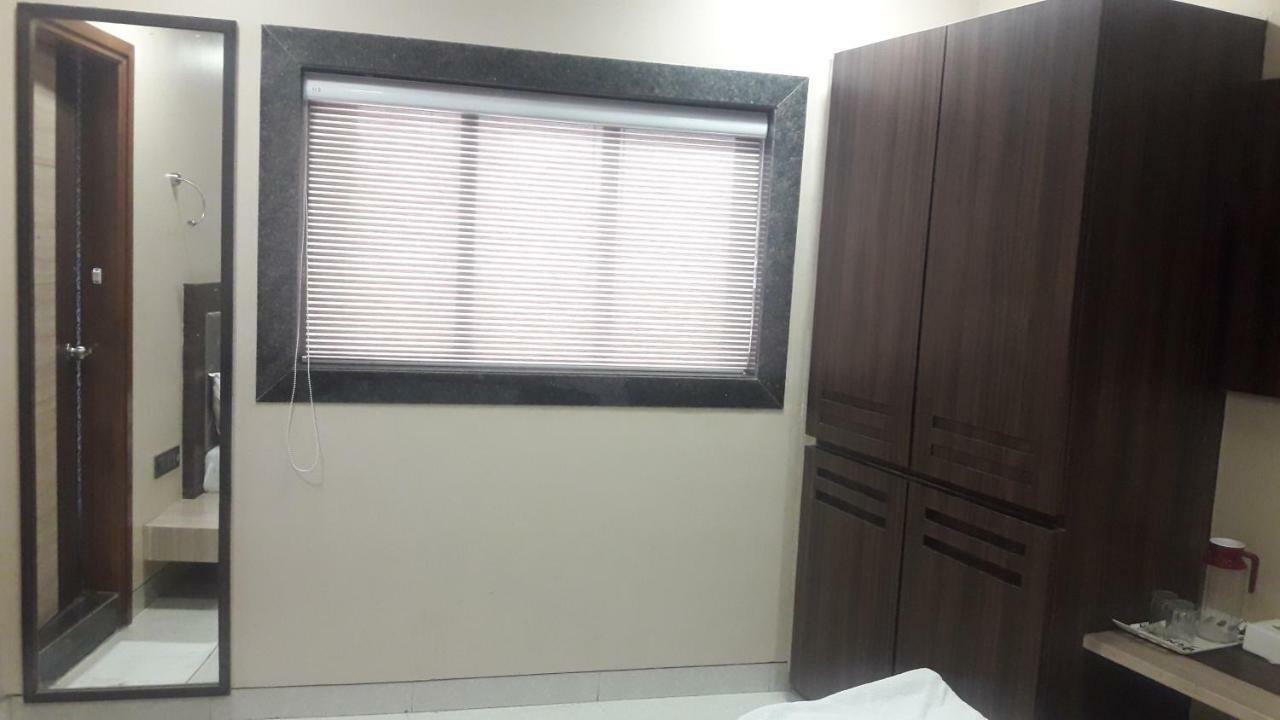 Hotel Shine Hospitality Bombaim