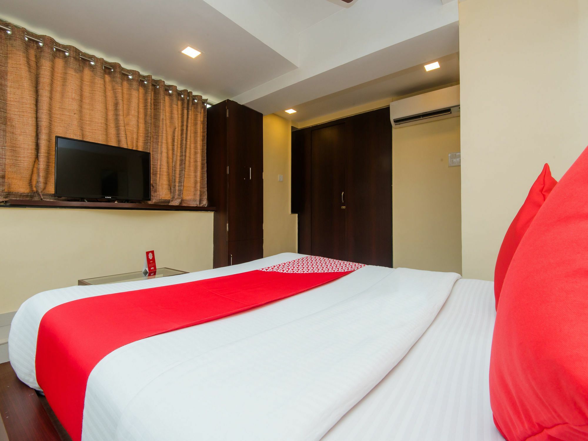 Oyo 4414 Artus Hotel