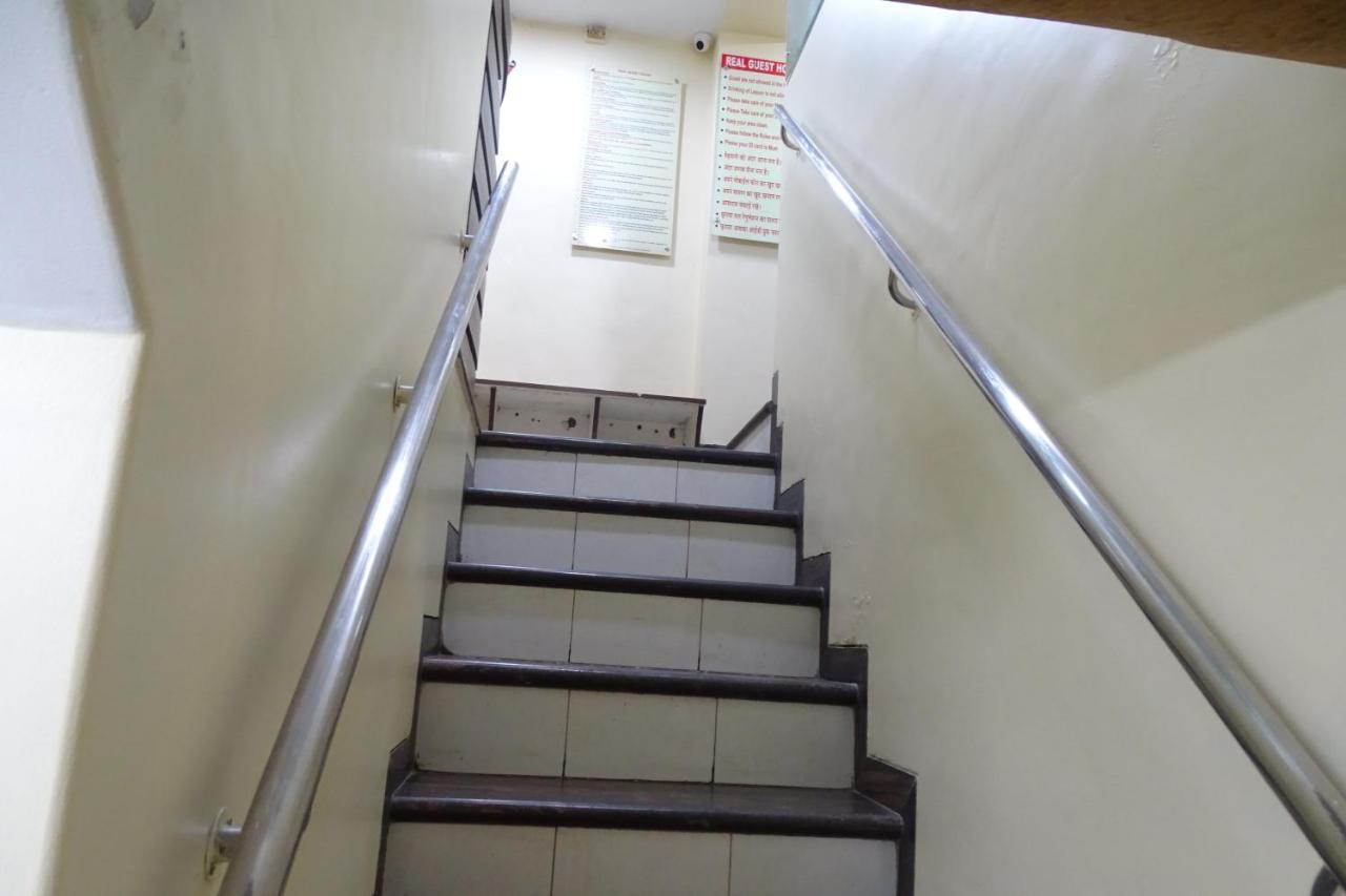 Real Rest House - Andheri East 2* Bombaim