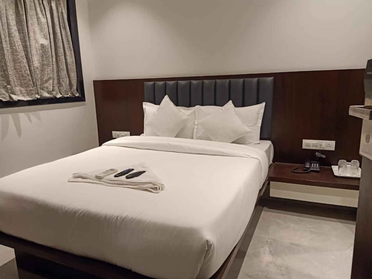 Flora - 3* Mumbai