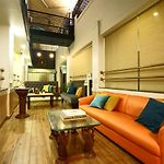 Hotel Manas Residency