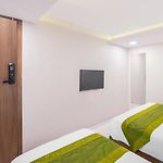 Oxford Hotel Powai