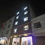 Capital O Hotel Konak Near Chhatrapati Shivaji International Airport