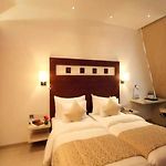 Hotel Suncity Premiere, Near To Airport
