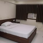 Hotel Adarsh Baug