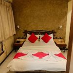 Adi Ashray Hotel
