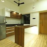 Luxury 5 - Bedroom Appartment Near Dadar Tt