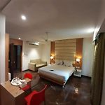 Hotel Royal Oak Pawne