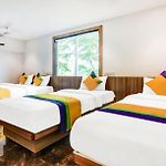 Hotel Royal Oak Pawne