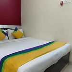 Daisy Residency By Zone Hotelz
