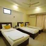 Daisy Residency By Zone Hotelz