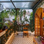 Saffronstays Birdsong - 3Br Pet-Friendly Villa With Lawns, Treetop Terraces, Gazebo Dining & Tennis Court