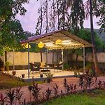 Grey Mosaics By Stayvista - Mountain-View Villa In Vasai With Pool, Spacious Lawn & Terrace