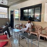 Royal Guest House By Wb Inn
