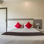 Capital O 35557 Hotel Aura