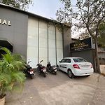 Hotel Regal International - Near Mumbai International Airport Andheri East
