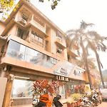 Hotel Amfahh - Andheri West Railway Station