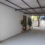 Osi Apartments Khar West