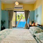 Pali Carters Building 101, 20Th Road, Khar West By Connekt Homes