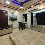 Cozy Furnished Apartment One Block From The Ocean