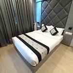 Hotel Beverly Palace Santacruz - Near Bkc - Near Mumbai Airport T1 - Unmarried Couples Not Allowed