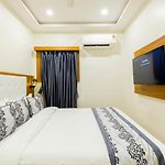 Hotel Village Residency
