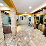 Maxxvalue - Service Apartment Marol