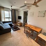1Bhk Apartment In Regent Hill By Six Bungalow