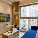 1Bhk Apartment In Regent Hill By Six Bungalow