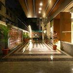 Mumbai House Luxury Apartments, Santacruz East