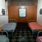 Hostel Vasantashram Cst Mumbai, Free Wifi With 1940S Retro Vibe