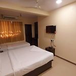 Hotel Rigga Inn Kokilaben Dhirubhai Ambani Hospital